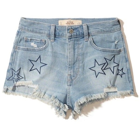 🚫 SOLD 🚫 High-Rise Star Embroidered Shorts - Picture 2 of 6